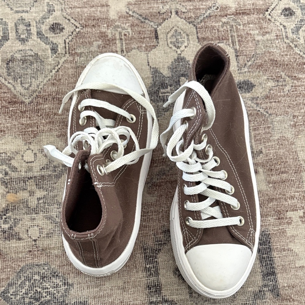 Converse Brown High-Tops platform  with White Details - Picture 2 of 4
